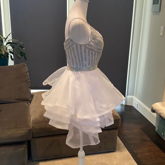 Women’s White and Silver Short Prom Party Dress Size S NWT - Picture 6 of 9